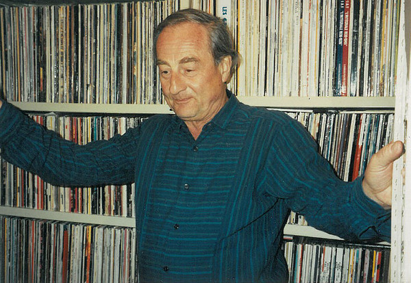 德國音樂學者沃夫岡．拉德（Wolfgang Laade）曾在80年代來台灣紀錄傳統民間音樂。