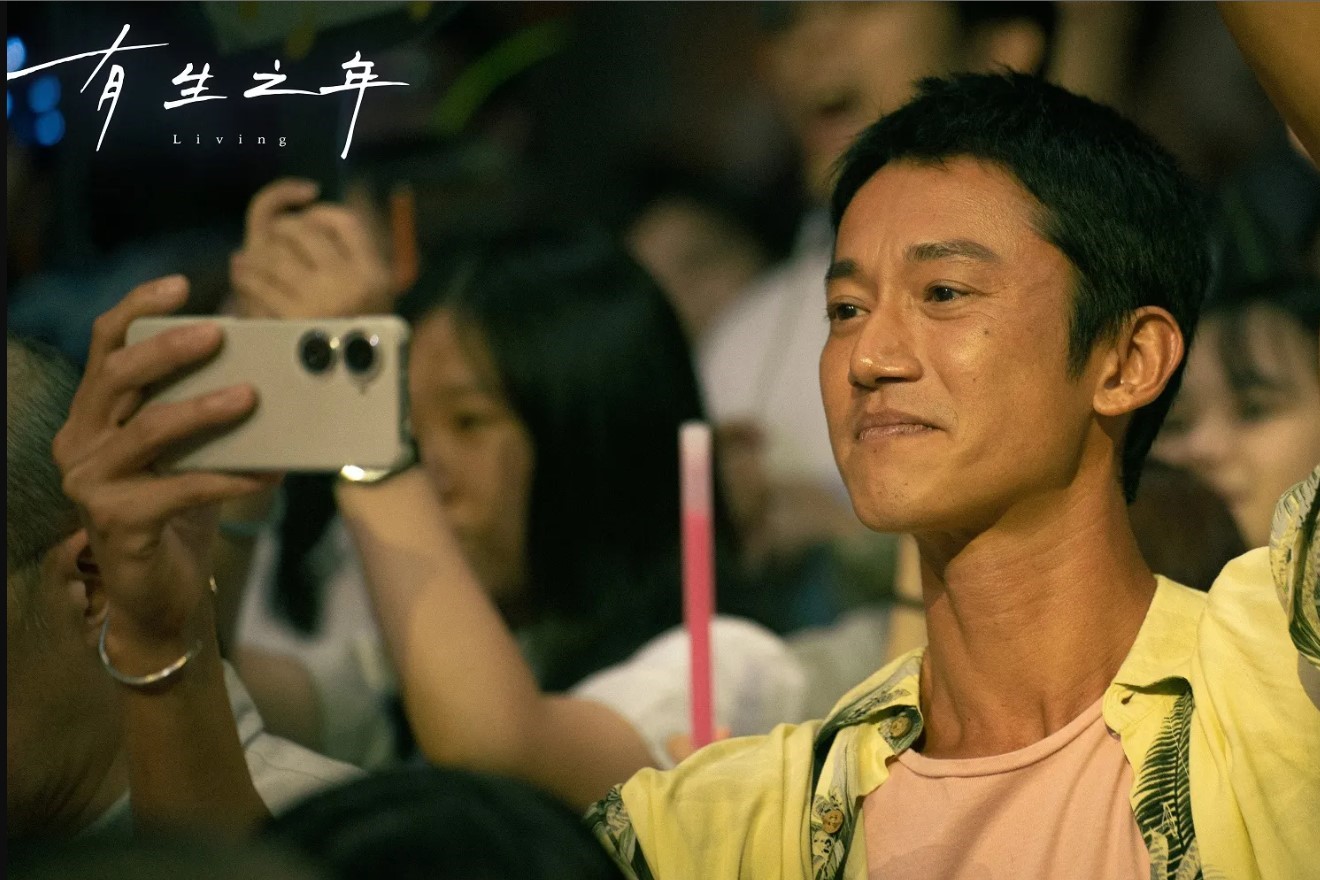 吳慷仁飾演的大哥高嘉岳，與他過去的角色最大的差別，是沒用，自以為帥，講話也不字正腔圓，國語台語夾雜得很自然，彷彿生來就是高嘉岳。