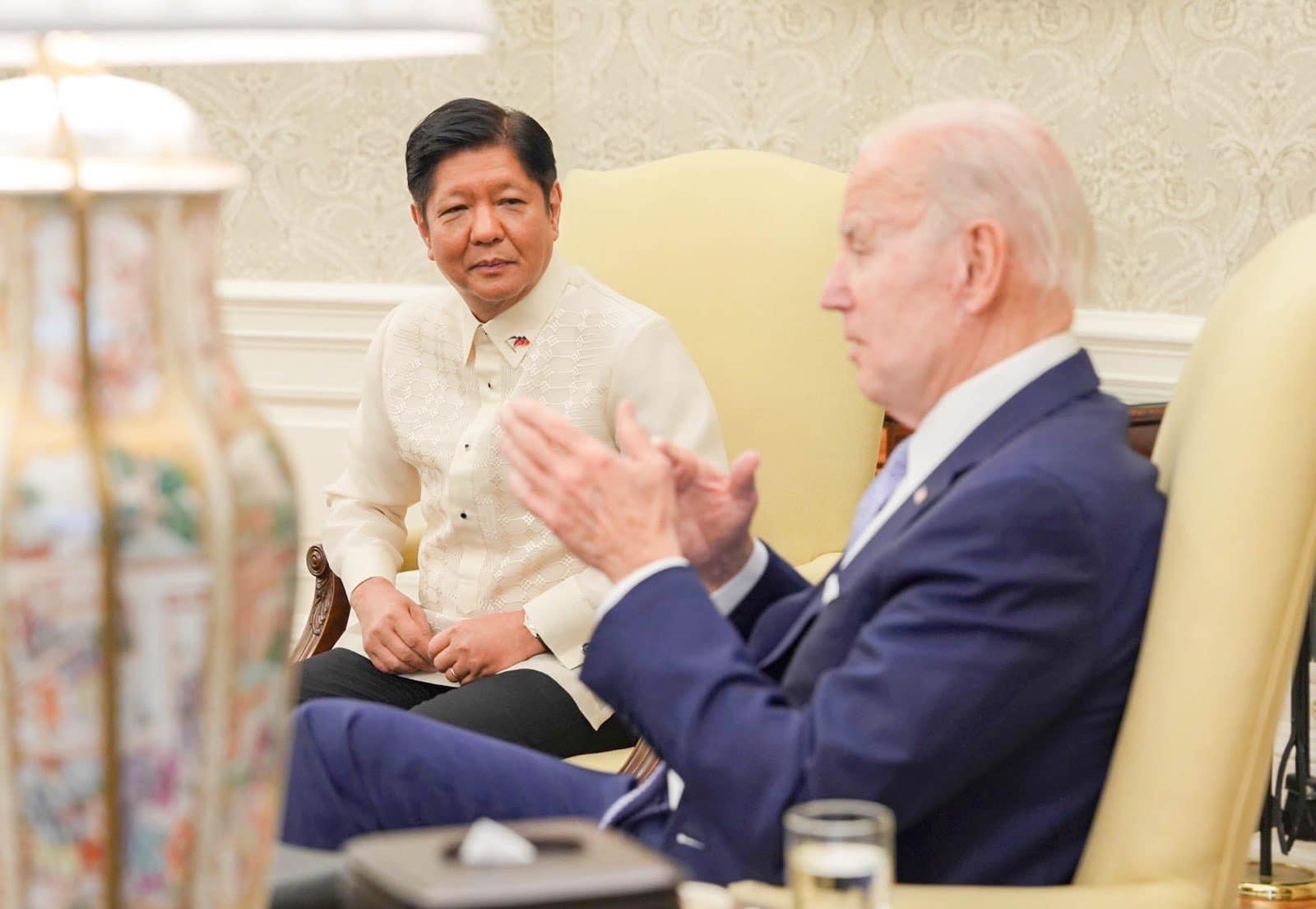 圖為菲律賓總統小馬可仕（左）與美國總統拜登（右）在2023年5月進行的雙邊會談。