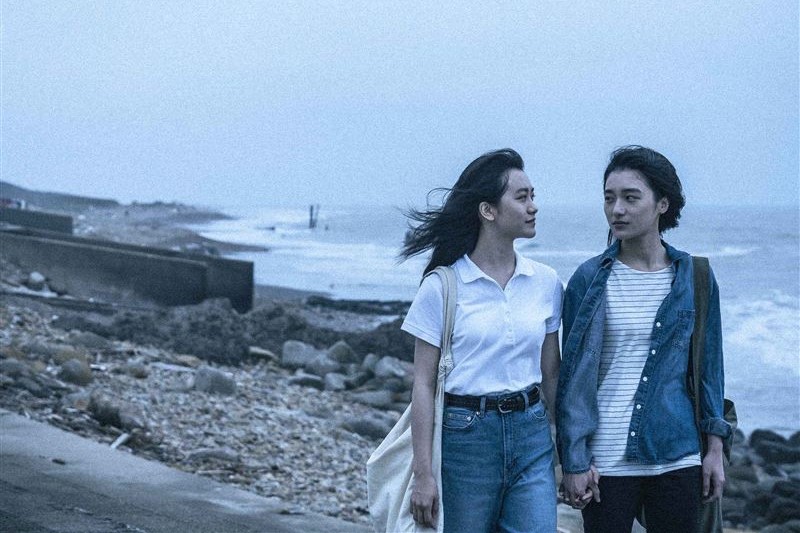 《青春並不溫柔》帶領觀眾在迥異的時空背景中，回味那段帶著成長痛的青春記憶。