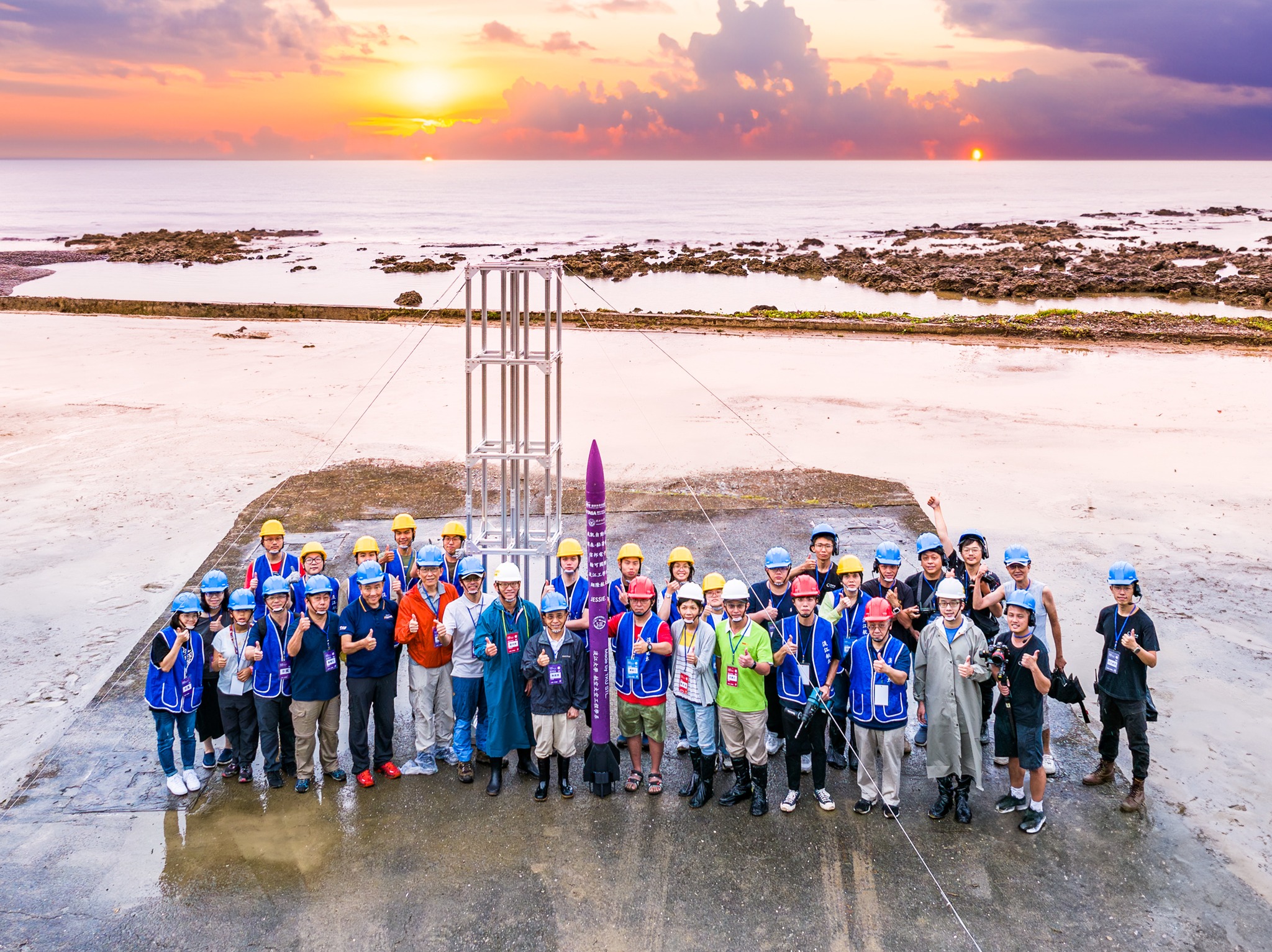 圖為2023年9月，淡江大學團隊的探空火箭「Jessie」順利升空！