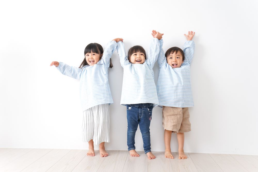 以「照顧孩子」、「減輕家長壓力」為包裝的政策，當真有利於家長？或是其實根本侵害兒童基本權益？