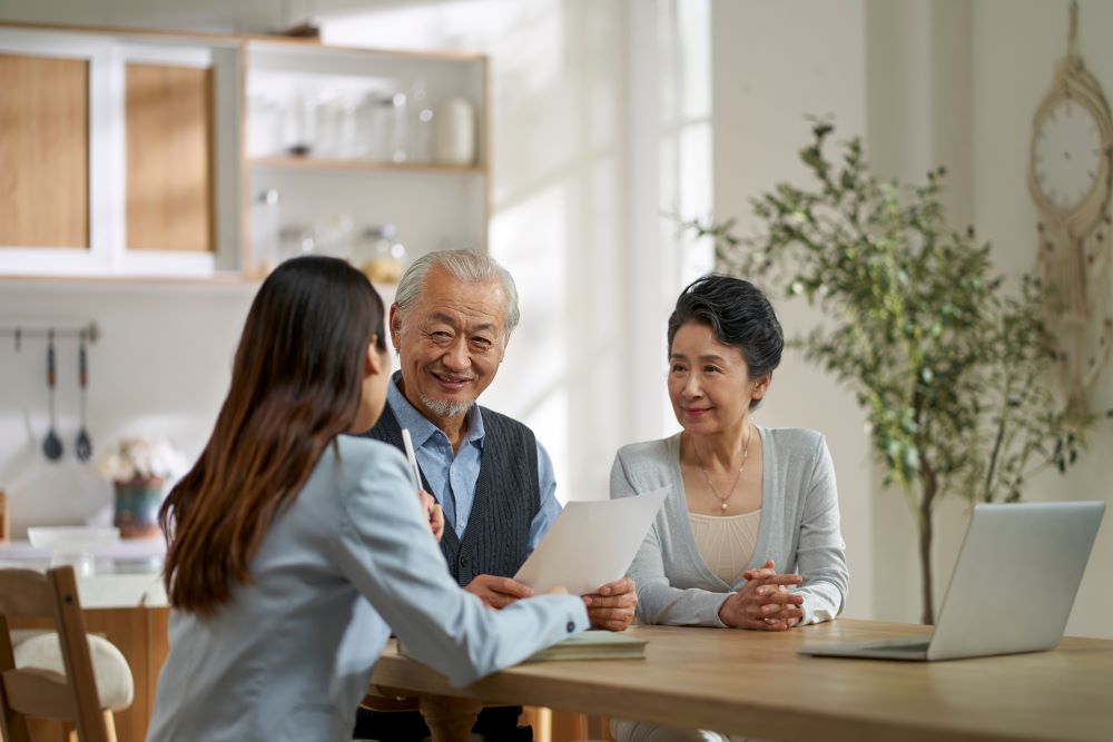 企業是否能利用其他產業的經營模式發展長照服務，同時活化傳統產業？