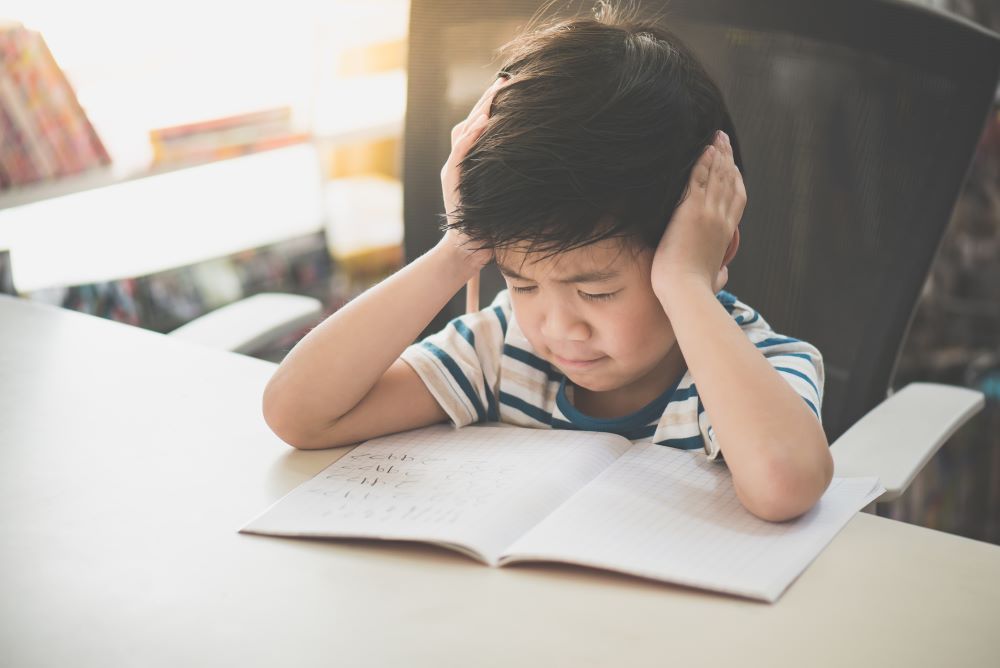 如果將孩子玩樂的時間全部拿掉，只會讓他感到憂鬱。在玩耍中孩子才能完全感到自由，在自由裡才能感受到快樂與幸福。