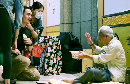我們從街頭出發，關注都市貧窮、無家者、街賣者與回收議題。而我們的啟蒙，其實就是在太陽花學運。