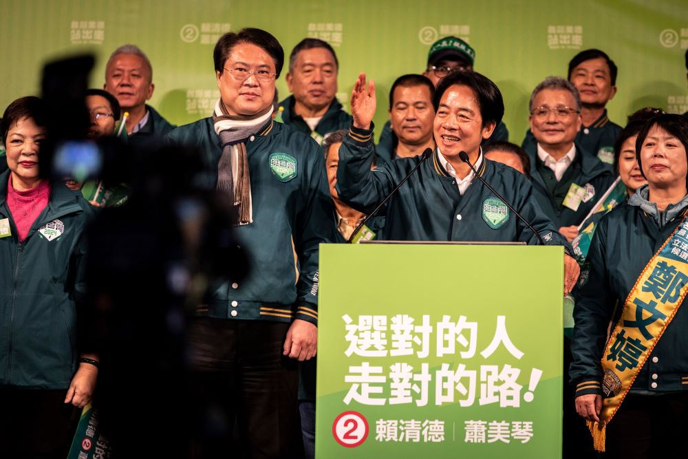 台灣政權交替近4個月，空窗期之長舉世罕見，這段青黃不接的期間，內閣部會心態消極，就連立委質詢都是點到為止。