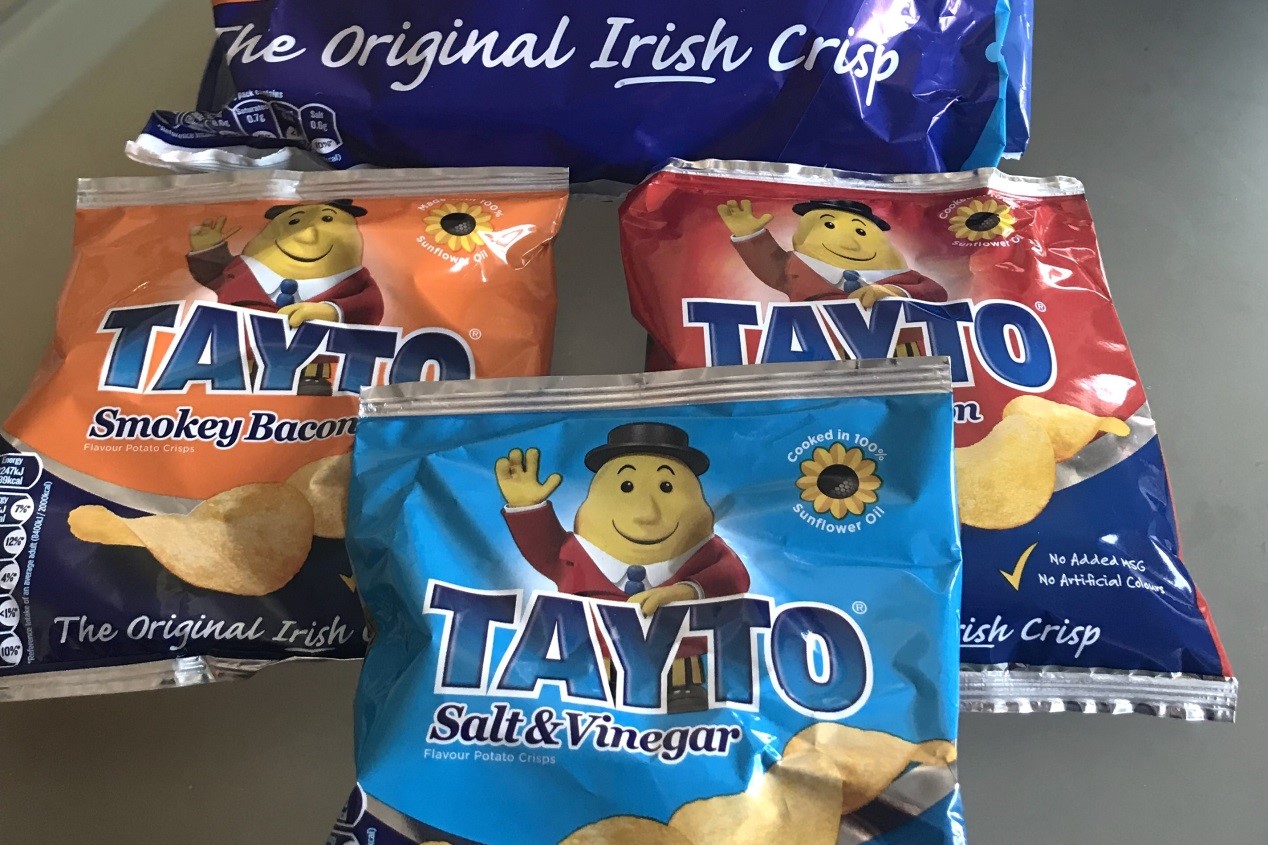 我吃過至今最好吃的洋芋片品牌Tayto，包裝上的Tayto先生是愛爾蘭吉祥物。