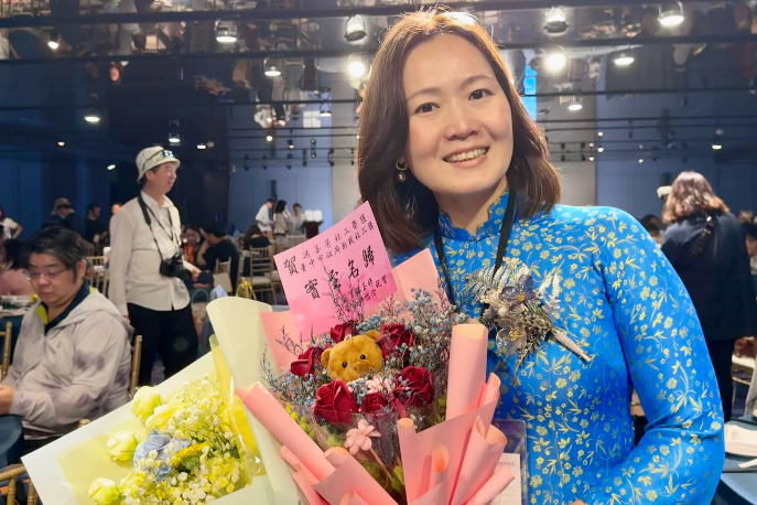 「新銳社工獎」是所有獎項中最初階的獎項，但對於一個曾經身為脆弱家庭成員、接受過好幾個單位社工同時提供服務的「多重個案」，我用了20年才走到這裡。