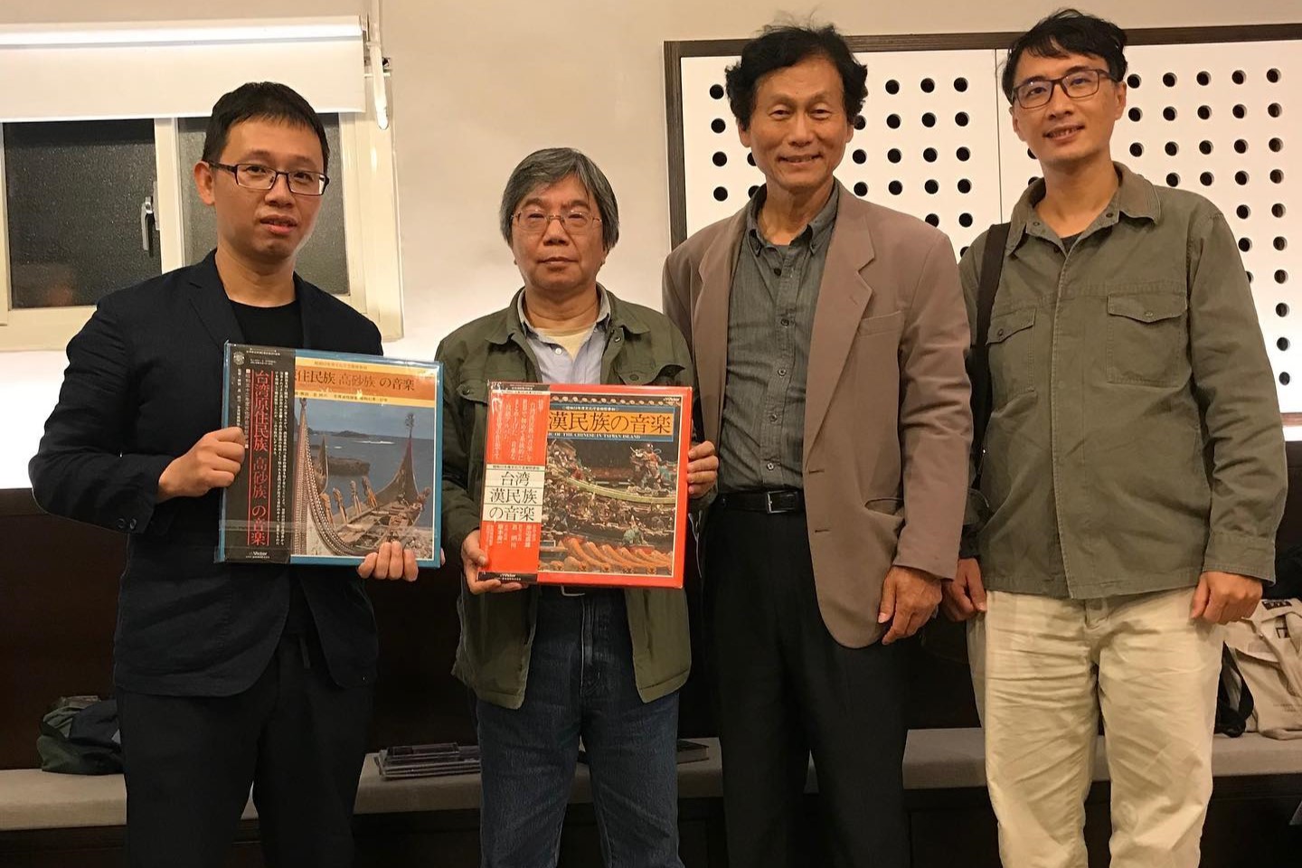 2020年1月3日「古殿樂藏」殿主王信凱在台北赤峰街「胡思書店」南西店進行「呂炳川的台灣歷史聲音採集」唱片講座。