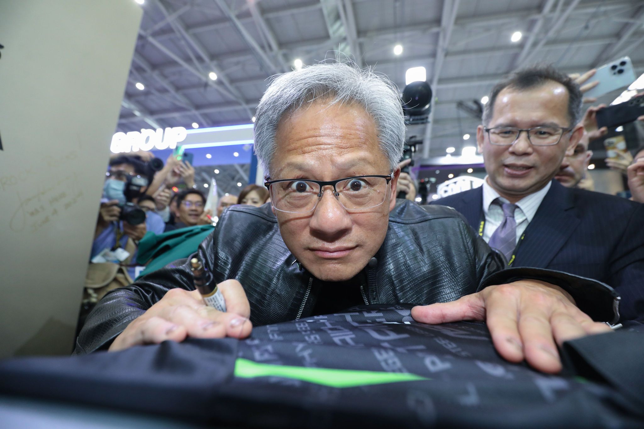 當年4歲半的黃仁勳小朋友，去了哪個圓環吃蚵仔煎？以他父親就讀成大的座標定位來看，會不會是東門圓環？