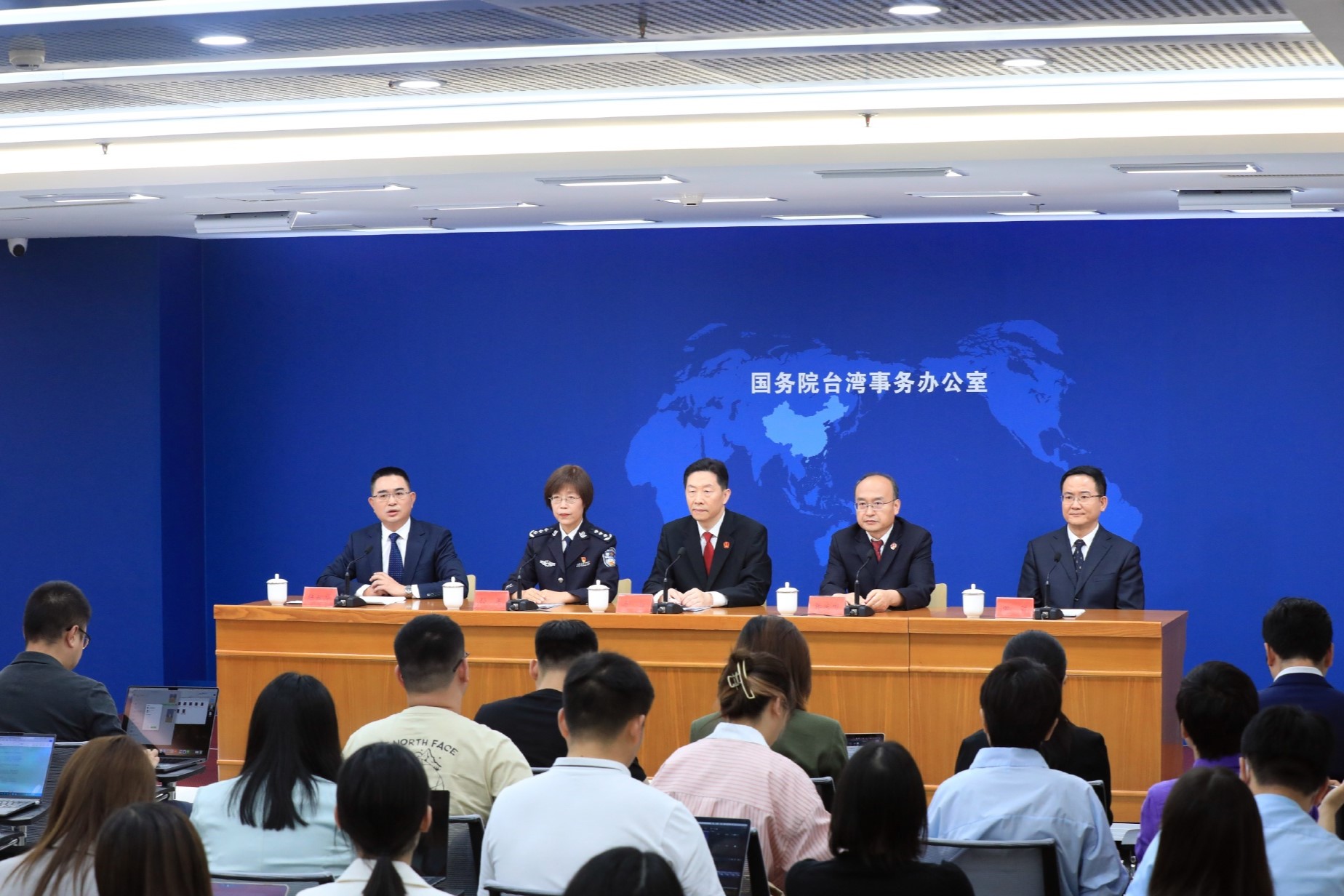 國台辦發佈「22條意見」看似強硬，但與此前努力推動的「融台」政策背道而馳，顯示出內部政策的不一致性。