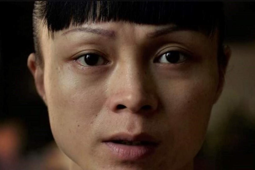 李二毛的一生充滿了身份的糾結和性別的焦慮，在偌大的中國找不到容身之處，社會的偏見和不理解無處不在。