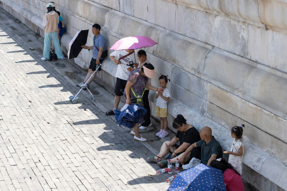 被稱作「火爐」的城市越來越多了，2024年的中國不但沒有風調雨順，還特別「水深火熱」。
