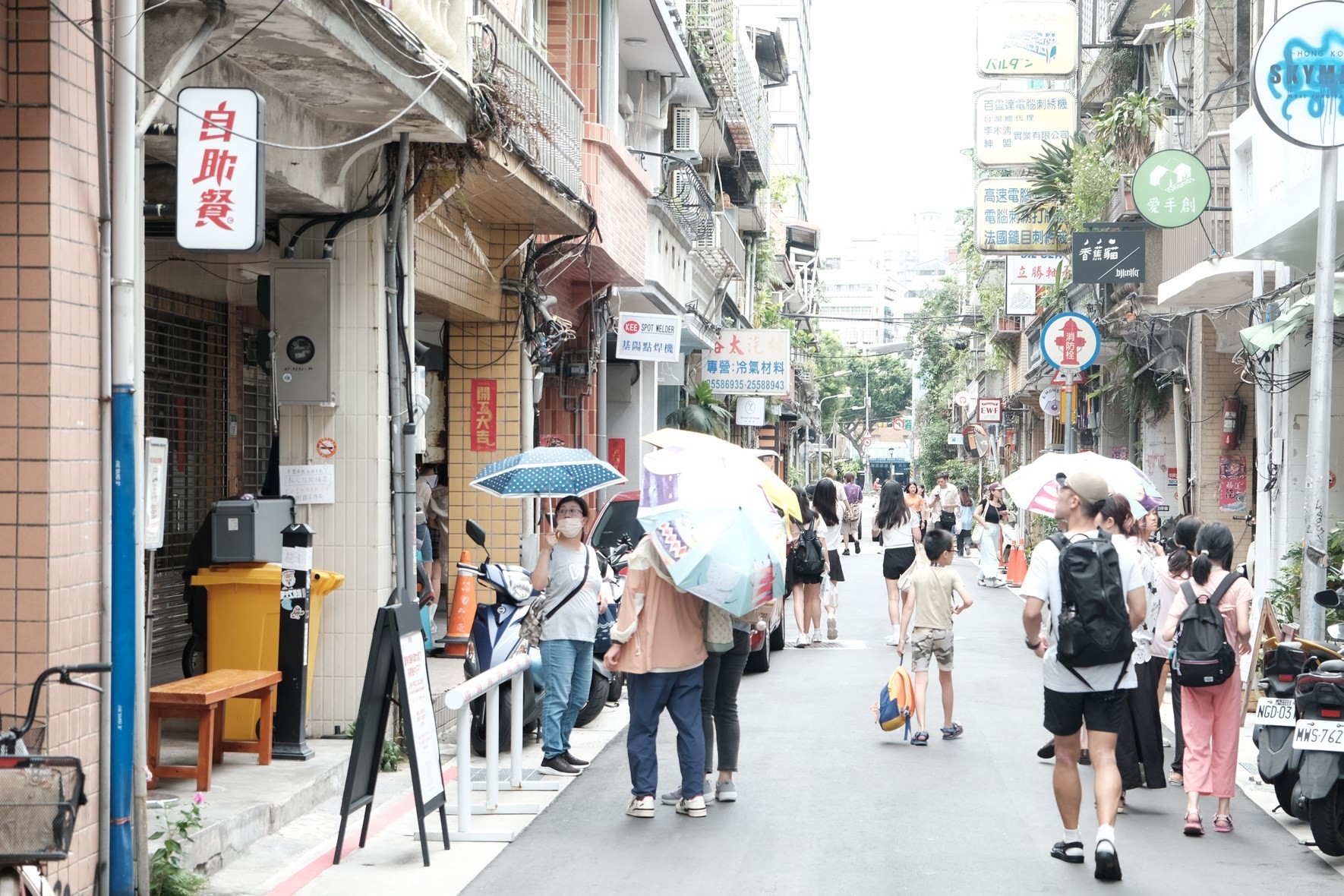 台北市南西商圈有大批商家陸續收到都發局的公函。正當經營多年的店家，突然一夕被宣告非法、被命令迫遷。