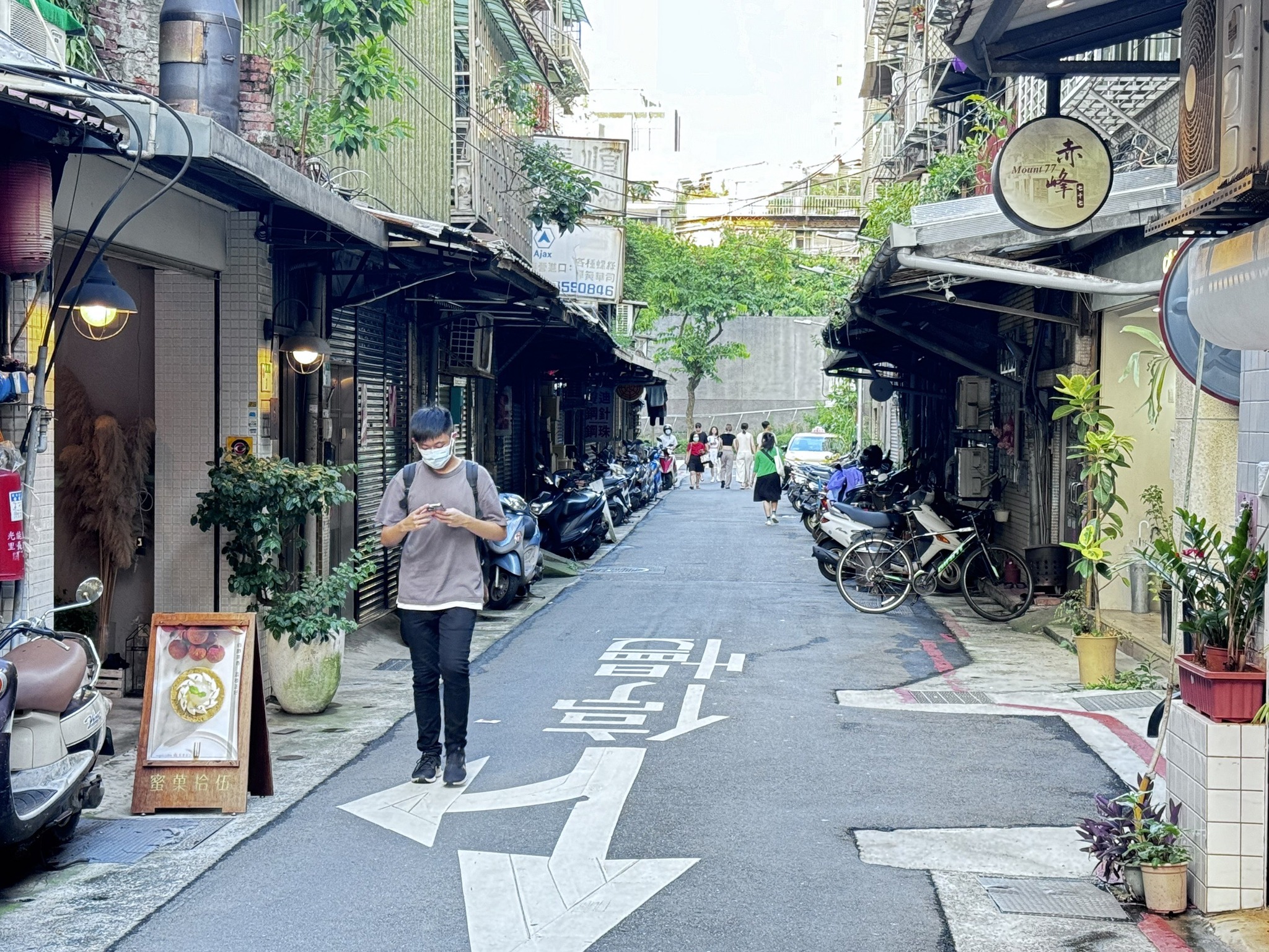 最近，南西商圈店家發起自救，疫情後好不容易復甦的廣大商圈，竟然被控涉及違法面臨停業危機。其中究竟發生什麼問題？