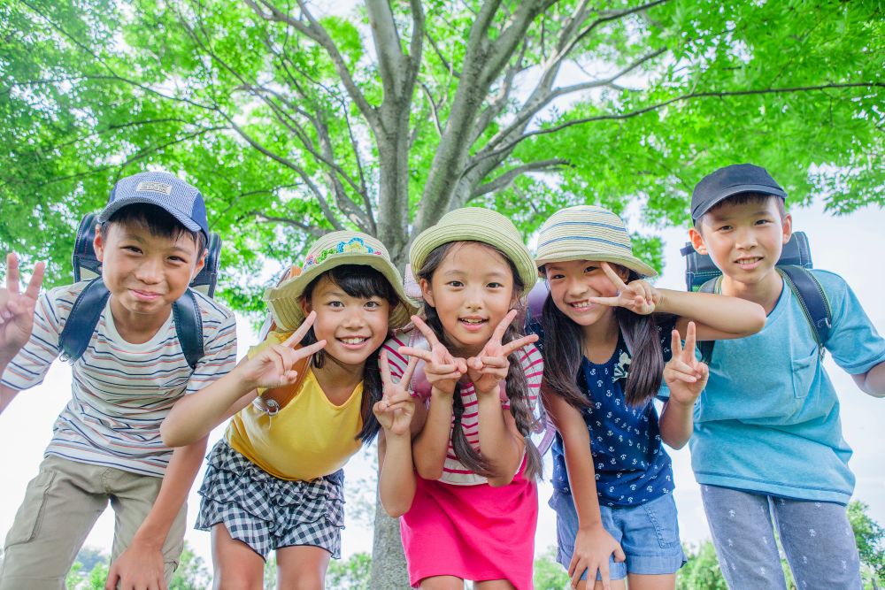從幼稚園到社區大學，拍照已成為一種任務，大家頻繁拍照，甚至干擾活動本身。