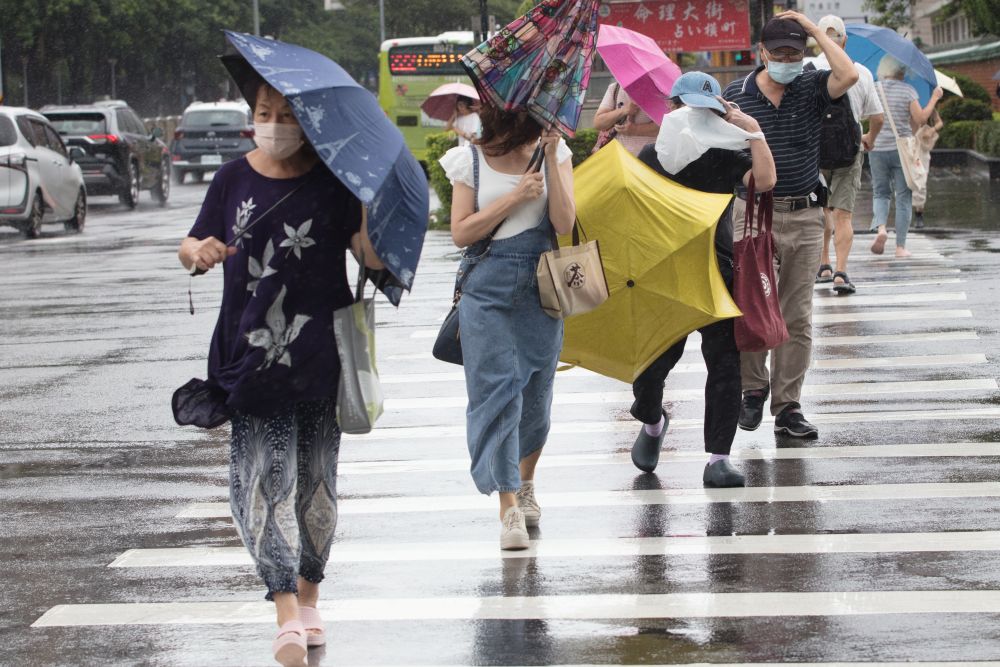 台灣國防與能源轉型需兼顧，面對多重風險的台灣，即使從國家安全的角度，也不能不開始考慮氣候問題。