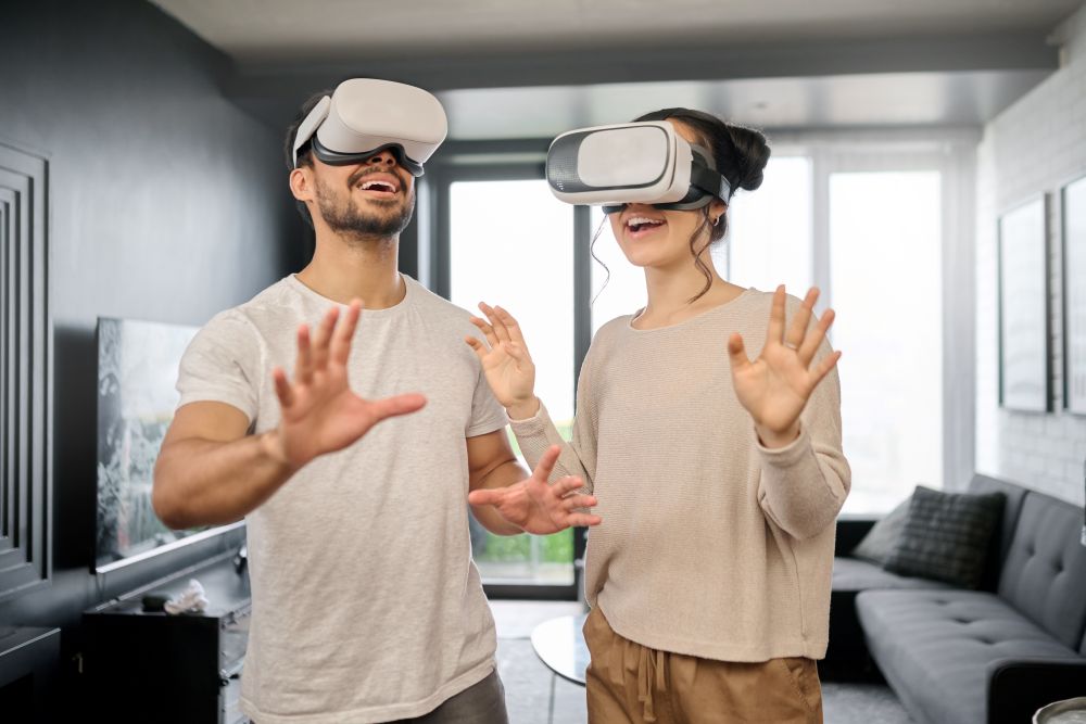 你是否曾想過，戴上VR眼鏡，不只是進入遊戲世界，還能體驗他人的人生、感受前所未有的幸福感，甚至改變你的行為與價值觀？