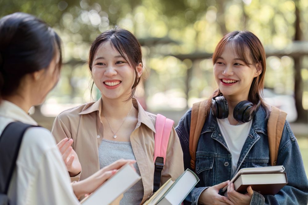 台灣的大學太多了，想讀就讀？不少東南亞家長與企業都有個刻板印象：只要申請就肯定有大學上，沒有鑑別度。