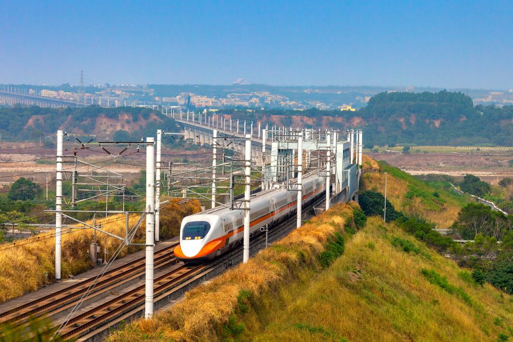 2036年才要通車的宜蘭高鐵，卻沿用2013年訂下的技術標準，這中間的技術變革、災害應變經驗、國際標準都能無視嗎？圖為示意圖。