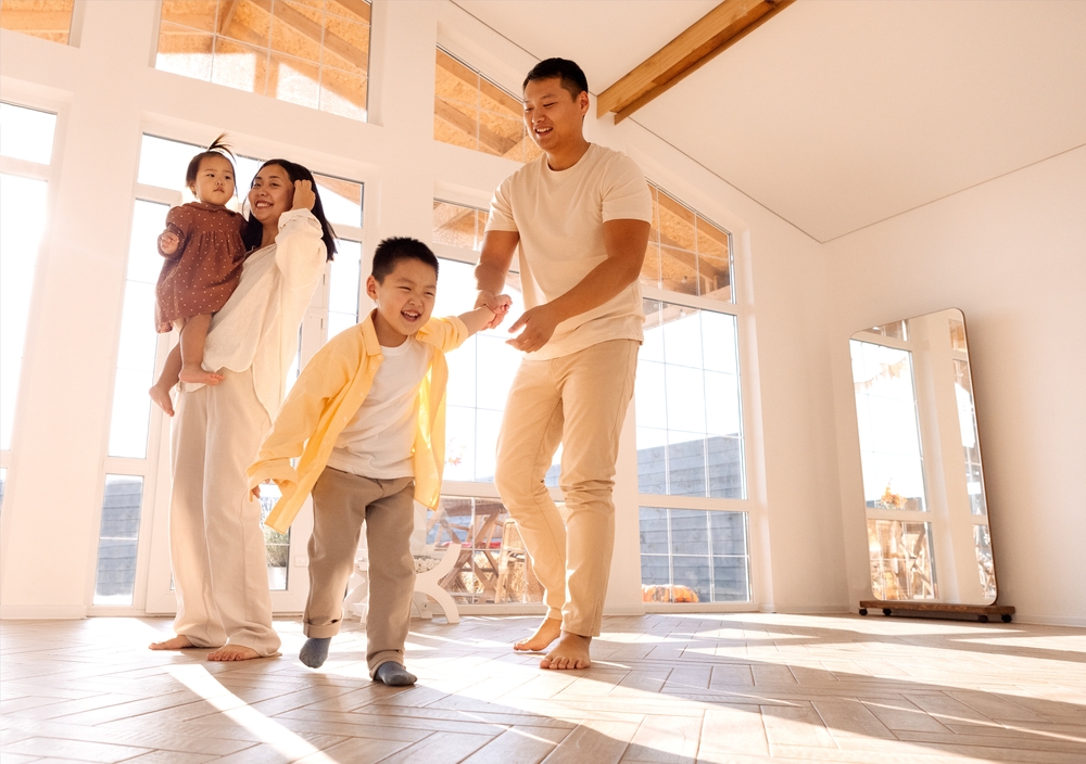 台灣的依親簽證程序簡單、審核迅速且費用低廉，但是否足夠保障國家安全與財政穩定？