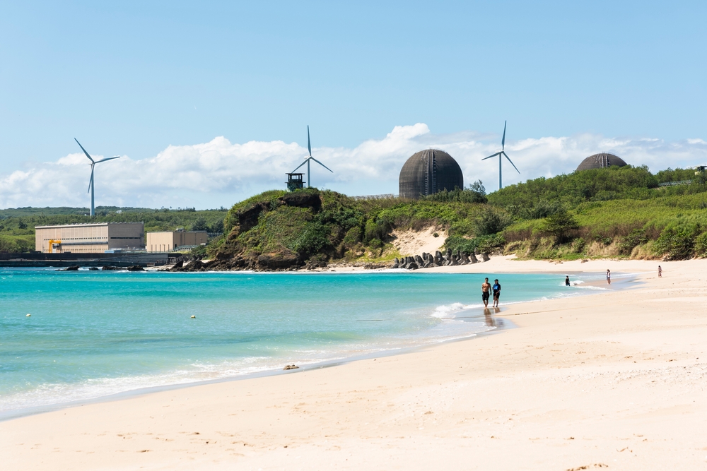 一座核電廠，正座落在曾在3,300年前斷裂過的地層上，距離反應爐核心僅約900公尺。你，還敢按下重啟鍵嗎？
