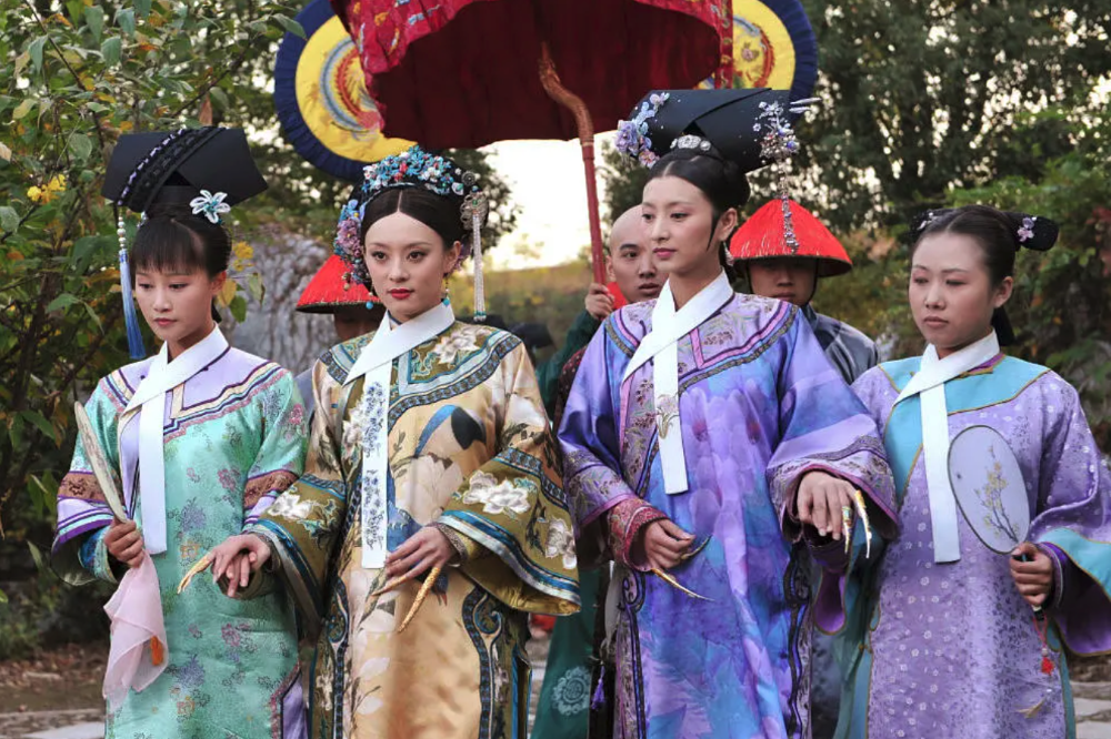 大家常說：「想毀掉一個人，一句謠言就可以了。」《後宮甄嬛傳》劇中這些潑髒水、抹黑與栽贓的行為雖有戲劇張力，但真實社會中卻不會像戲劇那樣總有報應。
