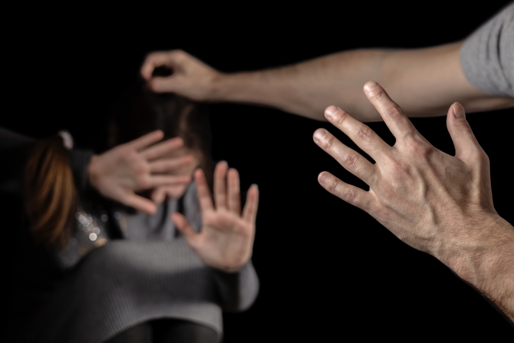 我們除了譴責謝男這樣的加害人，更該追問：是怎樣的社會系統、法律實務與風險治理，讓一個危險的人，可以這樣無阻地靠近、預謀、行兇？