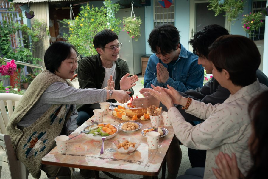 《我們與惡的距離II》結局的這個善循環看起來過於美好，這是戲劇可以率性的地方，而我願意收下這樣的安排。