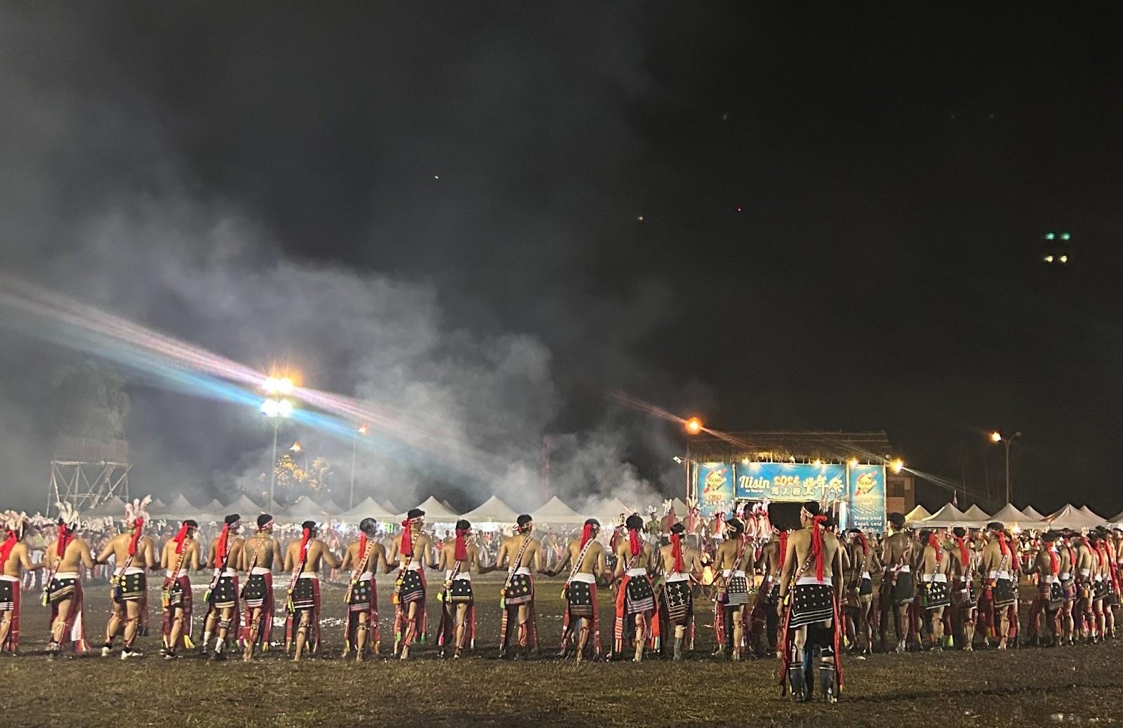 馬太鞍部落 Ilisin 年祭典。許多植物在祭儀中用於祭祀、器具製作，寄託族群的信仰與記憶。