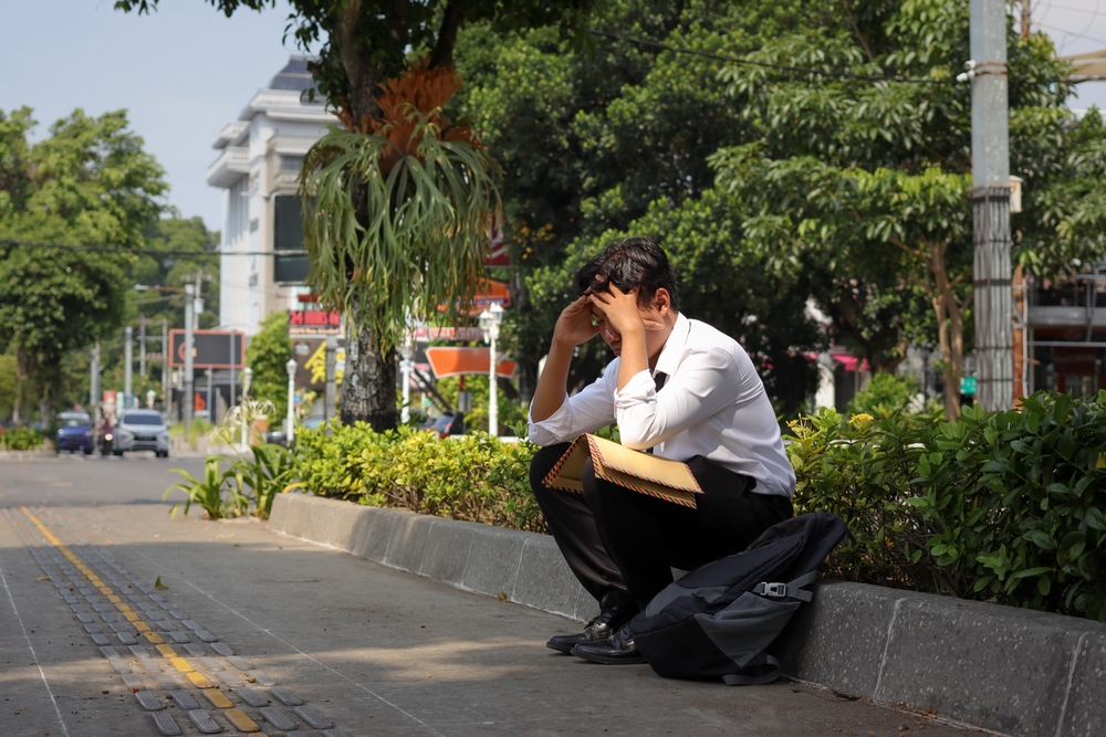 當愛成為責任，那是世界上最沉重、卻也最堅韌的力量。如果你正在長照路上感到孤獨，請撥打長照專線1966，因為你不是一個人。