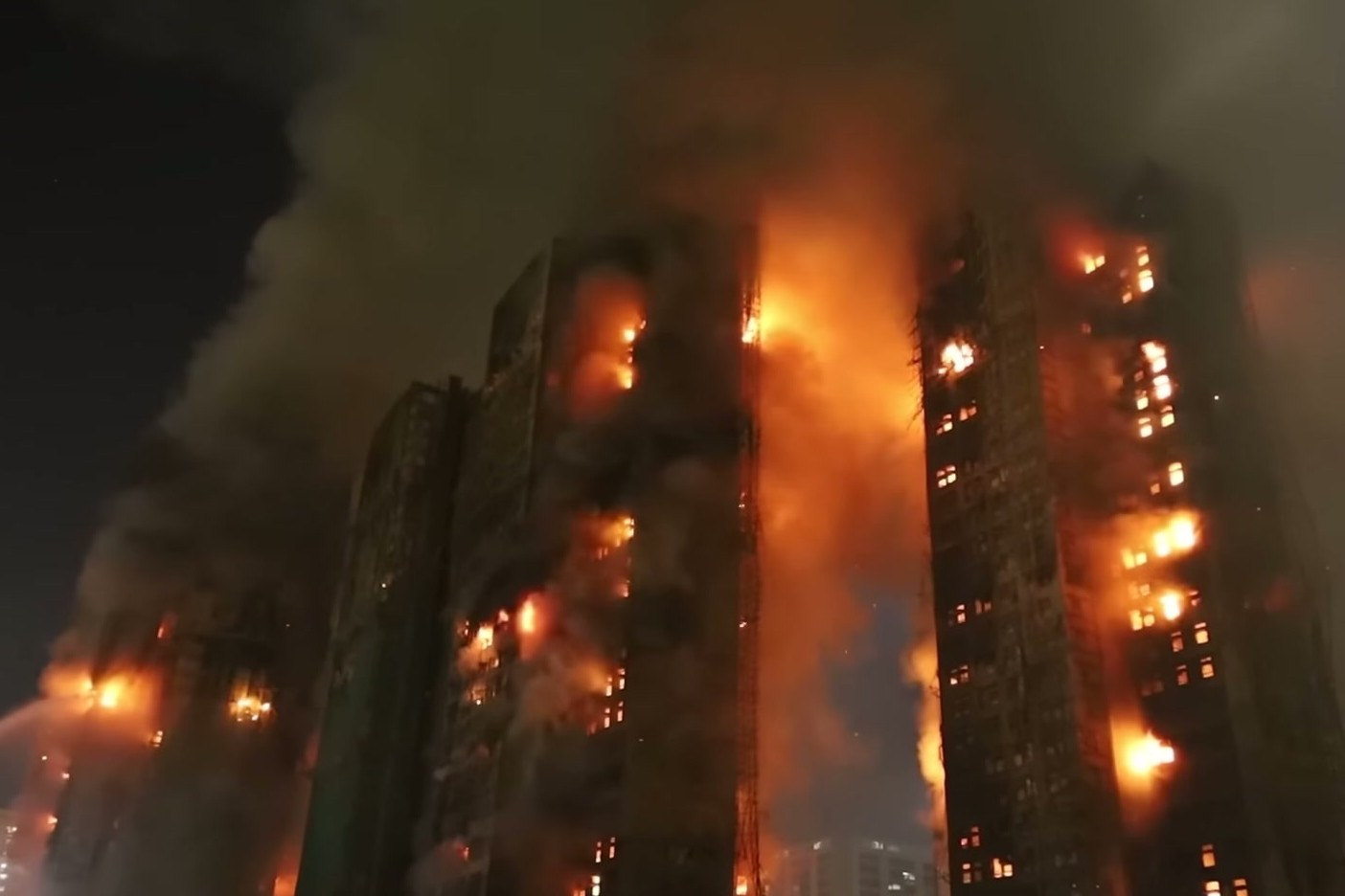 香港這場慘烈的火災，應為世界各地，尤其同樣屬於經濟發達、人口密集、高層建築林立的都市敲響警鐘。