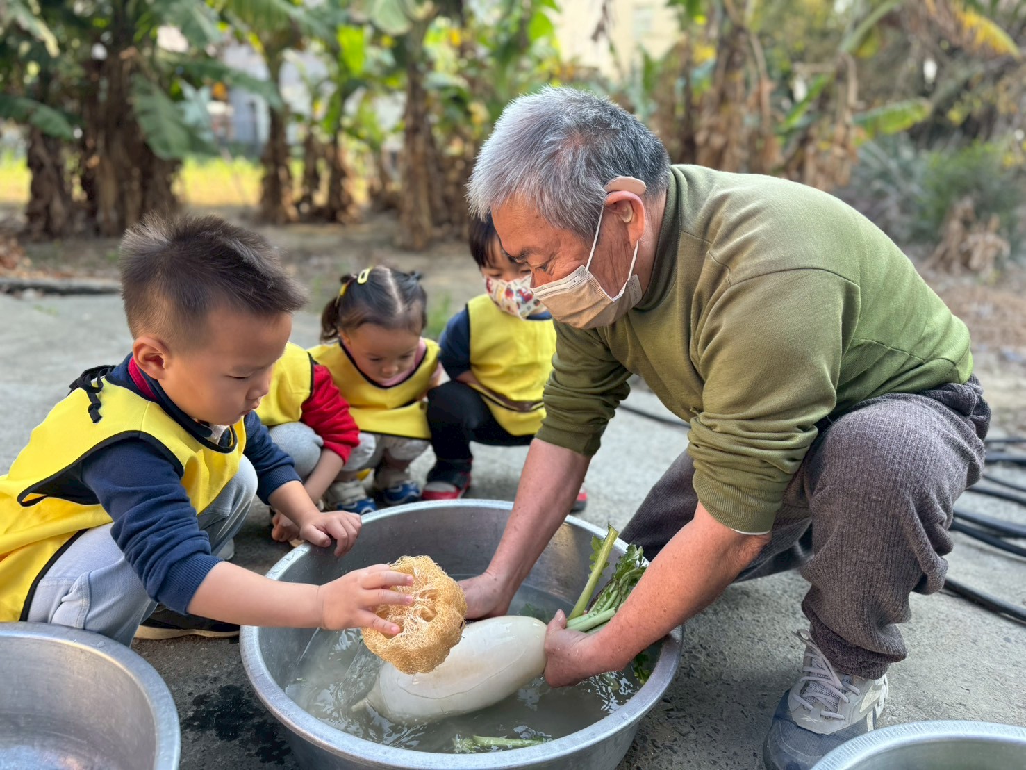 保康日照的成功提醒了我們：當我們願意打破圍牆，讓不同世代在日常生活中自然相遇，我們創造的就不僅僅是照顧服務，而是一種能吸引年輕家庭共同安居的「幸福資本」 。